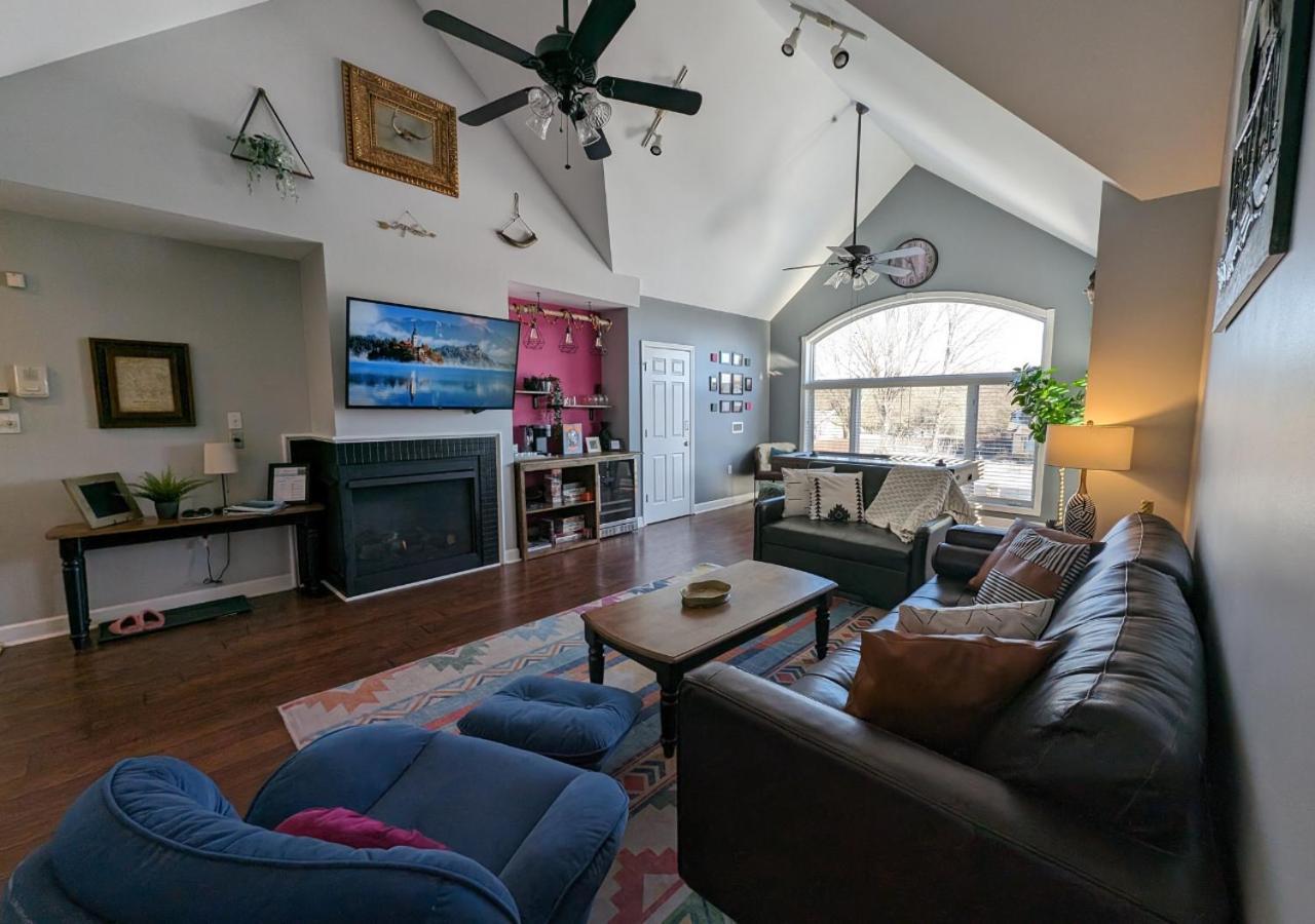 Relaxing Condo On The River - New Air Hockey Table Pigeon Forge Bagian luar foto